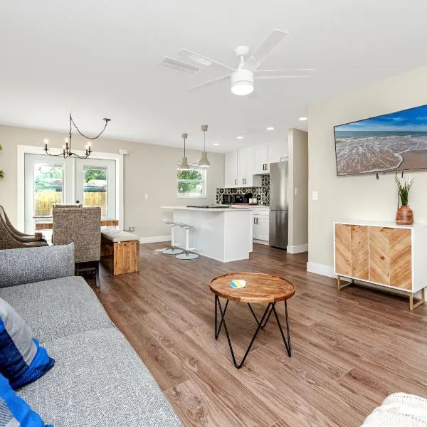 Modern Vacation Home 3BR 1BTH Close to Gulf Beach, hotel in Largo