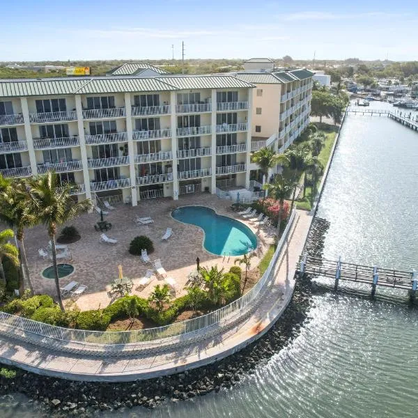 Oceanfront Luxury Condo! Mins to beach! Rum Bar Next Door!, hotel in St Petersburg