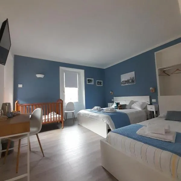 CA' DEL VINO Rooms- Varzo, hotel v destinaci Varzo