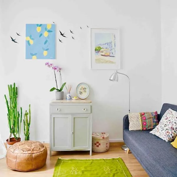 Bright cozy flat by river in an quiet art zone in Lisbon