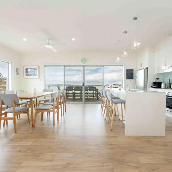Boomer Beach Retreat- Pet and Family Friendly, hotel in Port Elliot