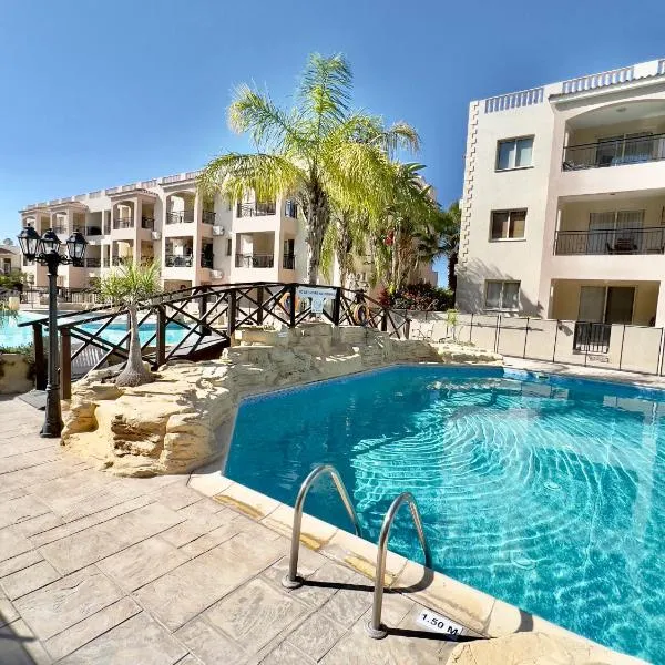 Royal Seacrest new apartment B G2 ground floor, hotel in Paphos City