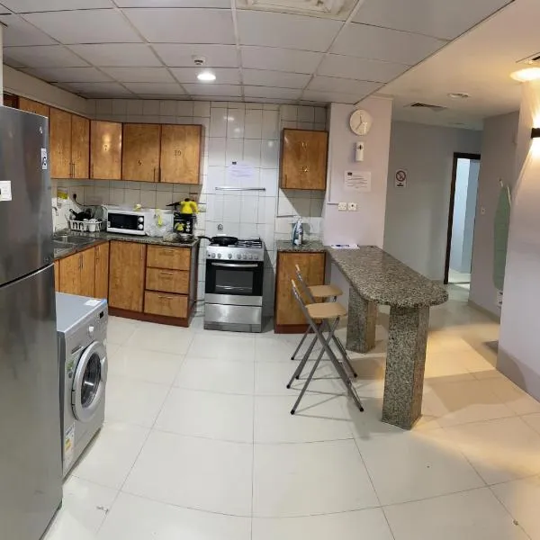 AlBarsha 1 Hostel by PHM, hotel v Dubaji