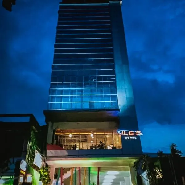 Viesnīca JLE'S Hotel pilsētā Manado