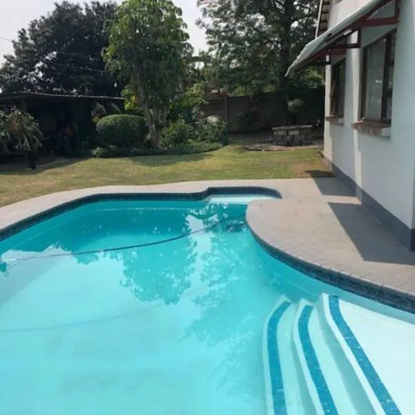 Welcoming One Bedroom Flatlet with Pool, hotel in Pietermaritzburg