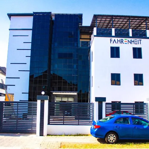 Fahrenheit Apartments, hotel v destinaci Abudža