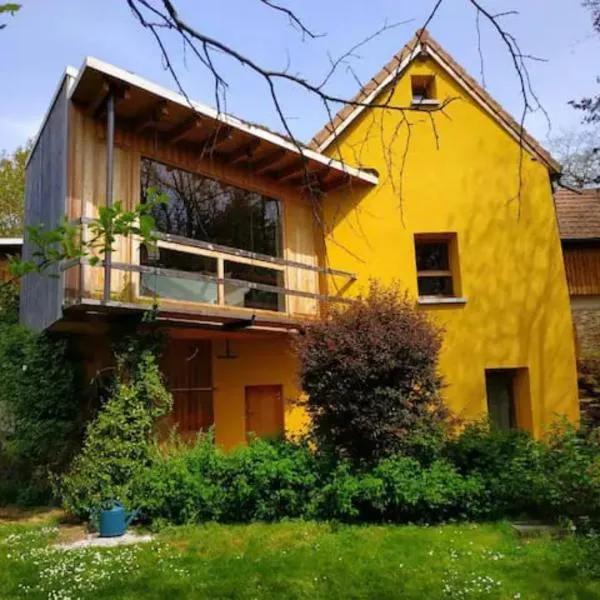 Une chambre dans un cottage chaleureux, hotell sihtkohas Crémieu