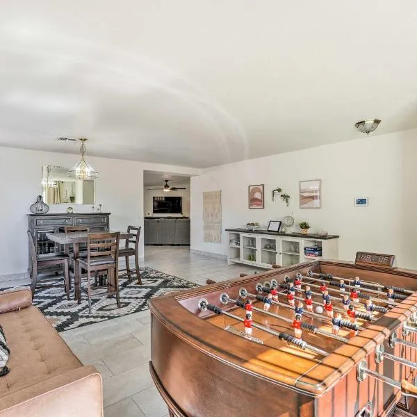 Phoenix Home with Patio, 2 Mi to State Farm Stadium, hotel in Phoenix