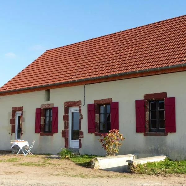Grande maison moderne avec jardin, près de châteaux et du Parc Le Pal - FR-1-489-99, hotel v destinaci Vaumas