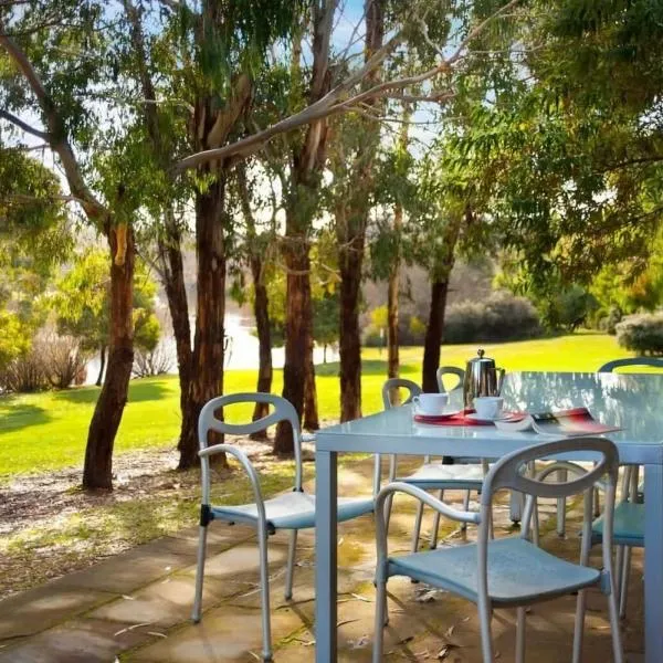 Lake Daylesford Lodge 7, hotel in Daylesford