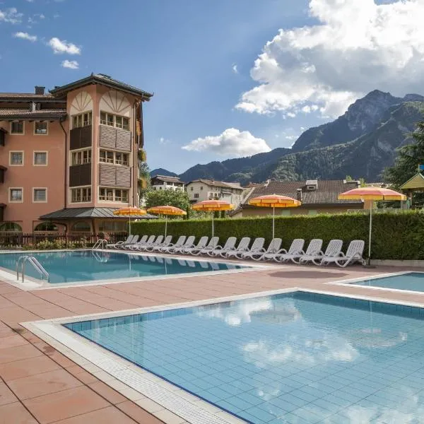 Family Hotel Adriana, khách sạn ở Tiarno di Sopra