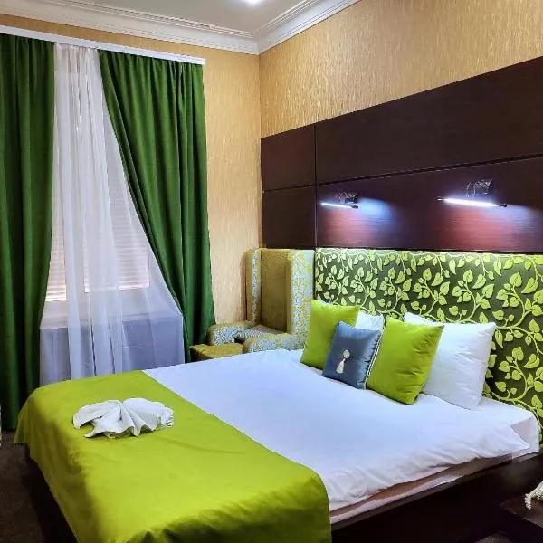 Maxim Pasha Hotel, hotel Kisjenőben