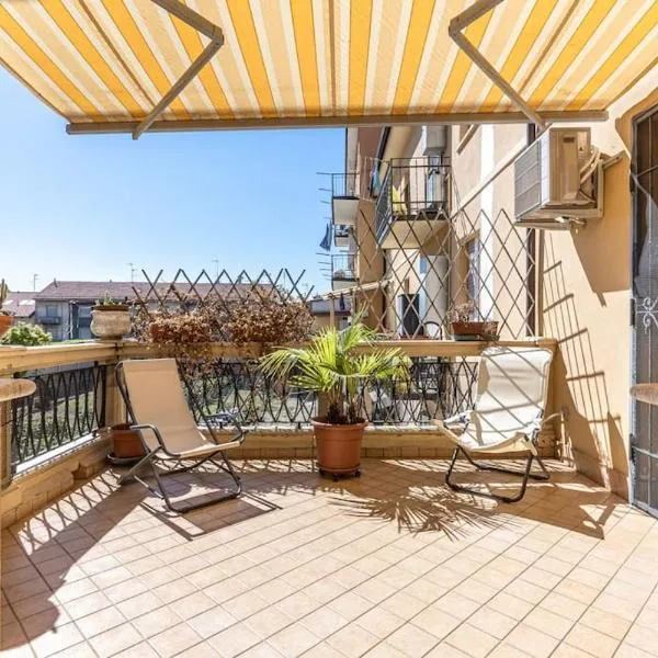 Appartamento con Ampia Terrazza - 10 minuti da Torino, hotel v destinaci Moncalieri