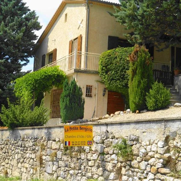 La Petite Bergerie in Drôme Provençale, hotell i La Motte-Chalançon