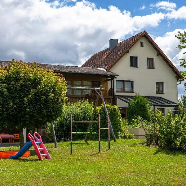 Ferienwohnung Haus Inge, хотел в Oberlangau