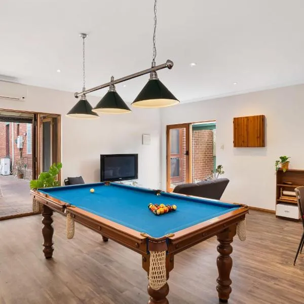 City Edge Home Parking Patio Wifi Pool Table, hotel en Keswick