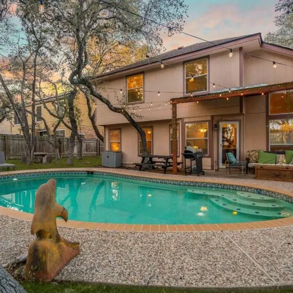 San Antonio में, होटल 3B Villa w Pool, BBQ, Firepit, Yard Games, Gym