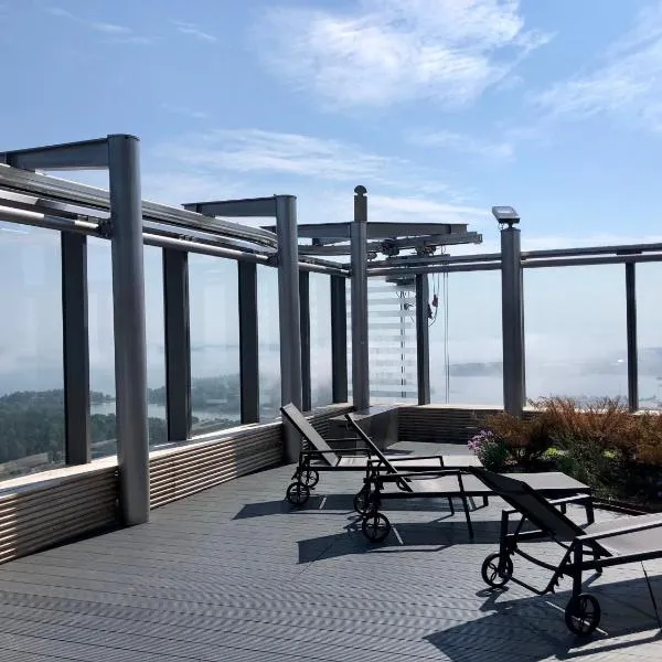 Luxury Skyscraper Apartment with Amazing view over Helsinki, hotel a Helsinki