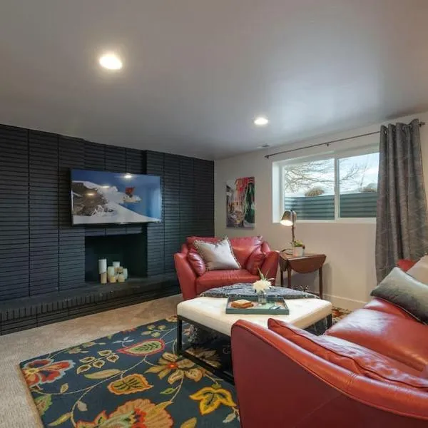 Modern Apartment close to freeway!, hotel in Salt Lake City