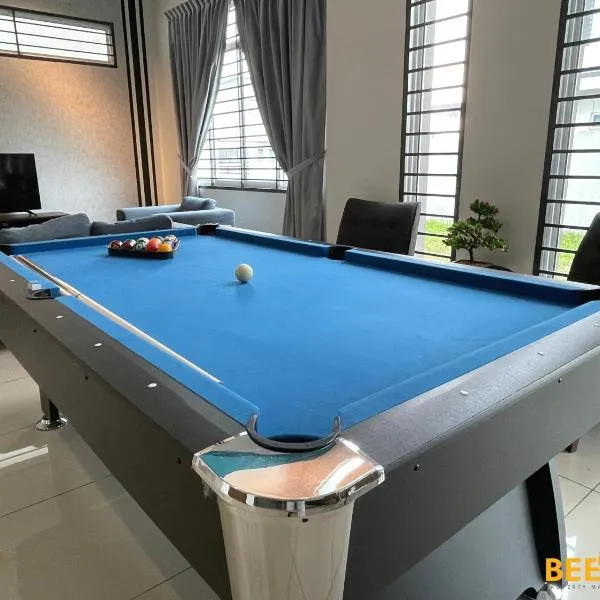 Desaru Arcadia Villa with Pool Table, Outdoor BBQ, Indoor Steamboat by Beestay, hotel in Kangkar Chemaran