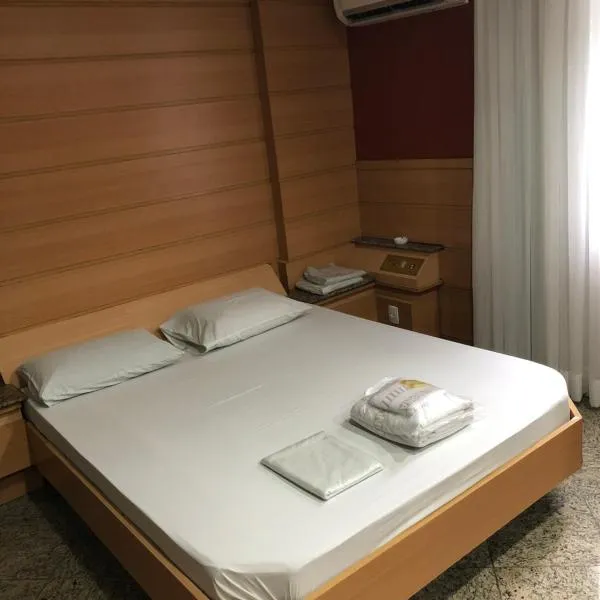 Hotel Serrano