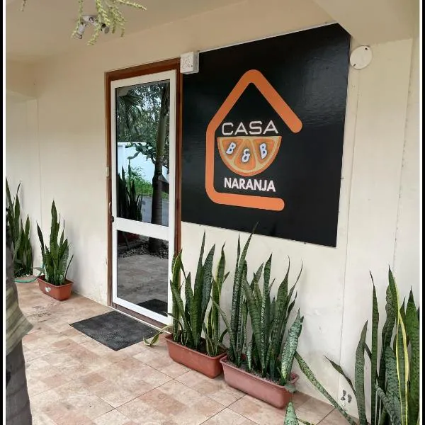 La Casa Naranja Bed and Breakfast, hotel v destinaci Olón