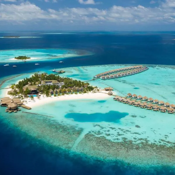 Outrigger Maldives Maafushivaru Resort, хотел в Dhangethi