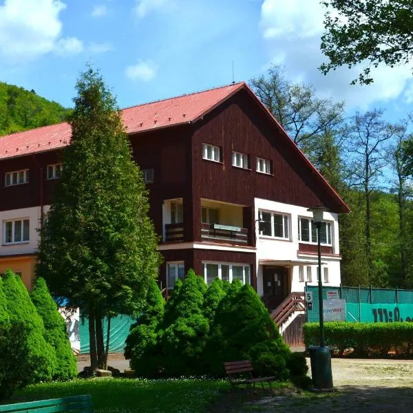 Sport Hotel Gejzirpark, khách sạn ở Karlovy Vary