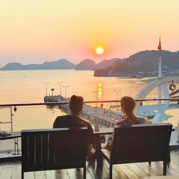 Catba Pod Hostel - Restaurant and Rooftop Bar, hotel v destinaci Cát Bà