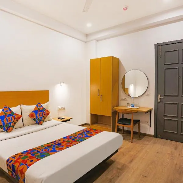 FabHotel Roseman, hotell i Narela