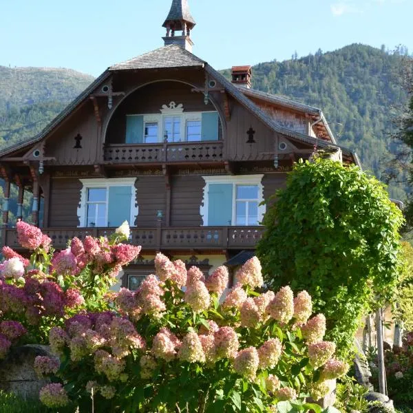 Wohnen am See Villa Schrötter direkt am Traunsee, hotel en Ebensee