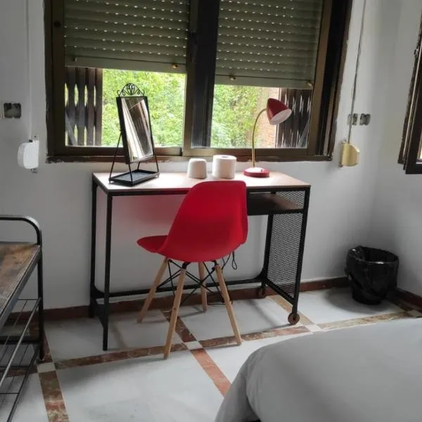 Convenient Rooms - Ferry, Train & Bus Station -, hotel v destinaci Algeciras