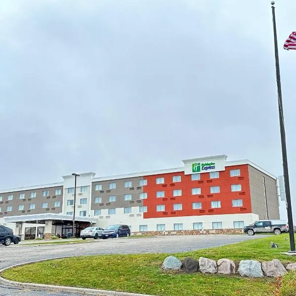 Holiday Inn Express Big Rapids, an IHG Hotel, hotel in Canadian Lakes