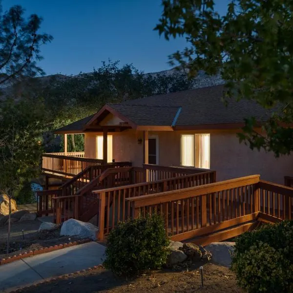 Lazy Squirrel - Cozy Family House with Full Game Room, hotel in Kernville