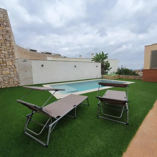 Chalet con piscina privada, hotel ve Valencii