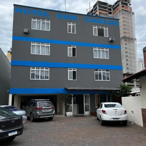 Hotel San Carlos, מלון בבלנאריו קמבוריו