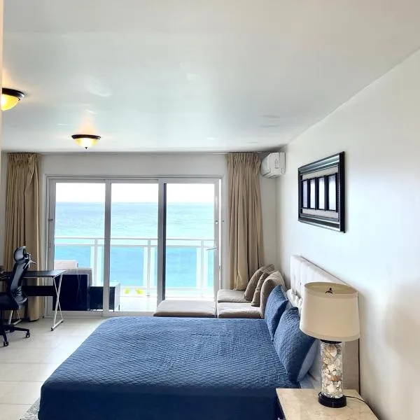 Maho Beach House - Grand Studio - OceanView Suite, hotel in Maho Reef
