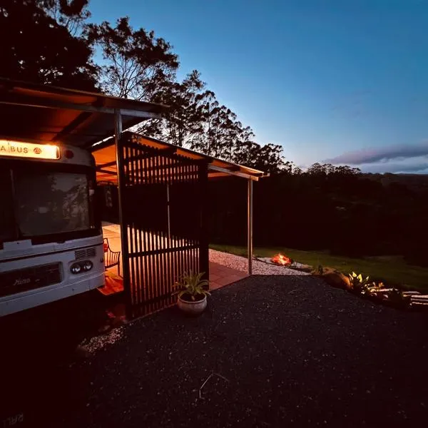 Mesa Bus - Deluxe Byron Hinterland Eco Stay, hotel v destinaci Rosebank