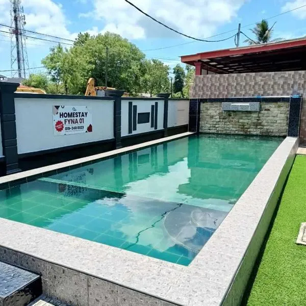 Homestay Kemaman Private Pool Fyna, hótel í Kampong Kemaman