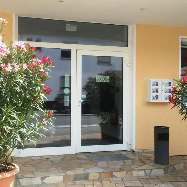 Pension Corona, hotel in Forst