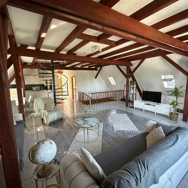 Schöne große Maisonettenwohnung in Weißenthurm, hotel en Weißenthurm