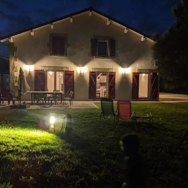 au gite de la cascade, hotel en Le Grand Serre