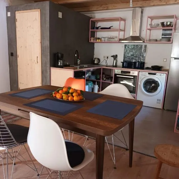 Danesi Studio - да ναι si Studio, hotel en Leonidio