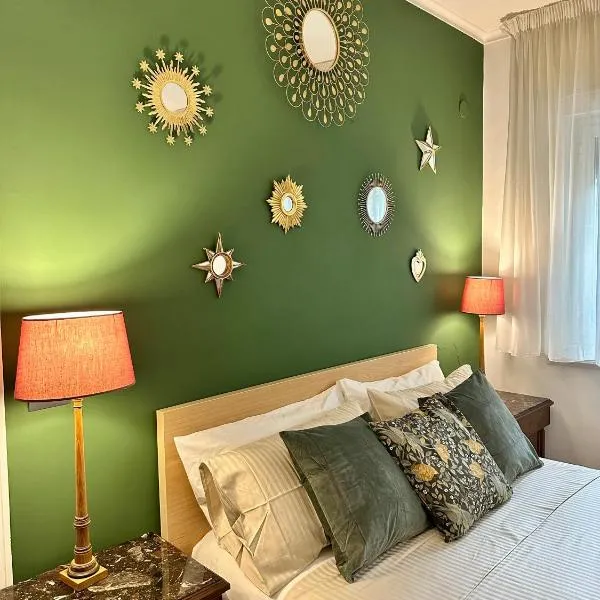 Santa Clara Suite, хотел в Неапол
