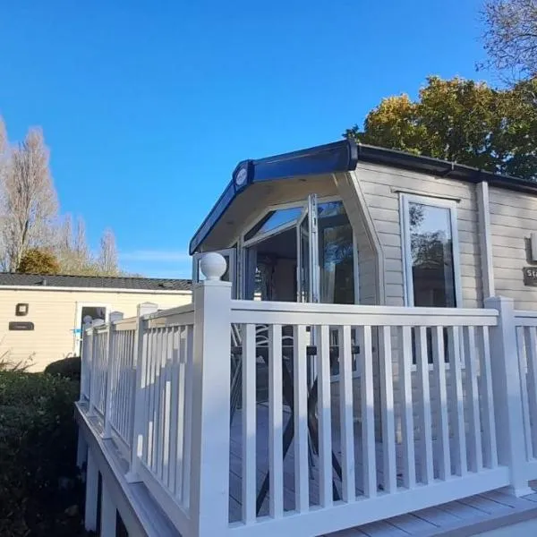 Family breaks at Rockley Park with Prosecco and a box of chocolates on arrival, hotel in Poole