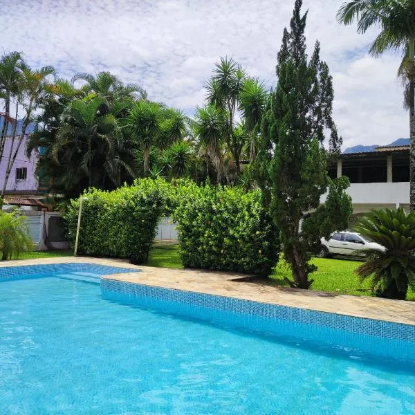 Casa com piscina em Aldeia Velha, hotell i Silva Jardim