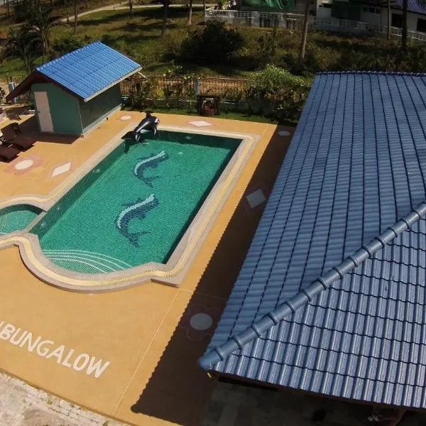 Blue Beach Bungalow, hotel v destinaci Bang Saphan Noi