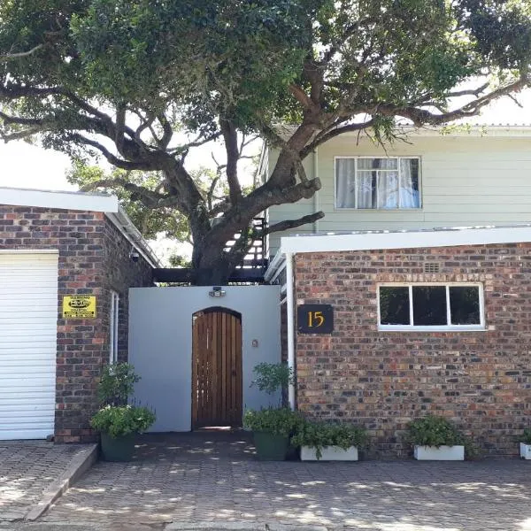 Bushmansriver Tree-House, hotel en Boesmansriviermond