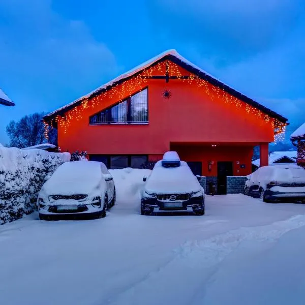 Apartmánový dom Slniečko, hotel ve Žiar