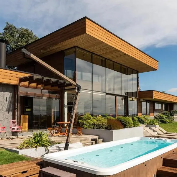 Lujosa Casa Altamira vista al lago e Isla Aillaquillen، فندق في فيلاريكا